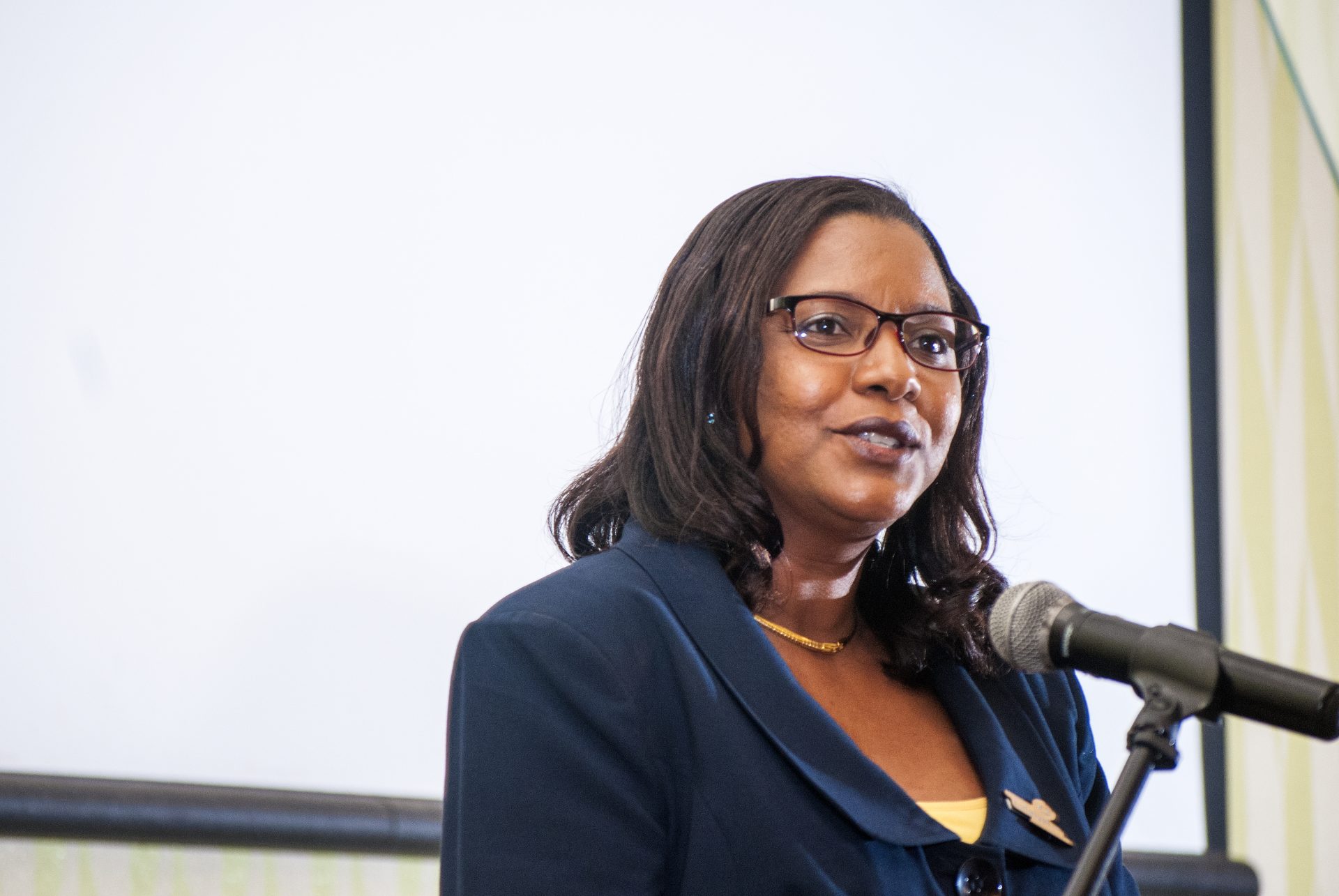 Althea Browne announcing the winner in the Small